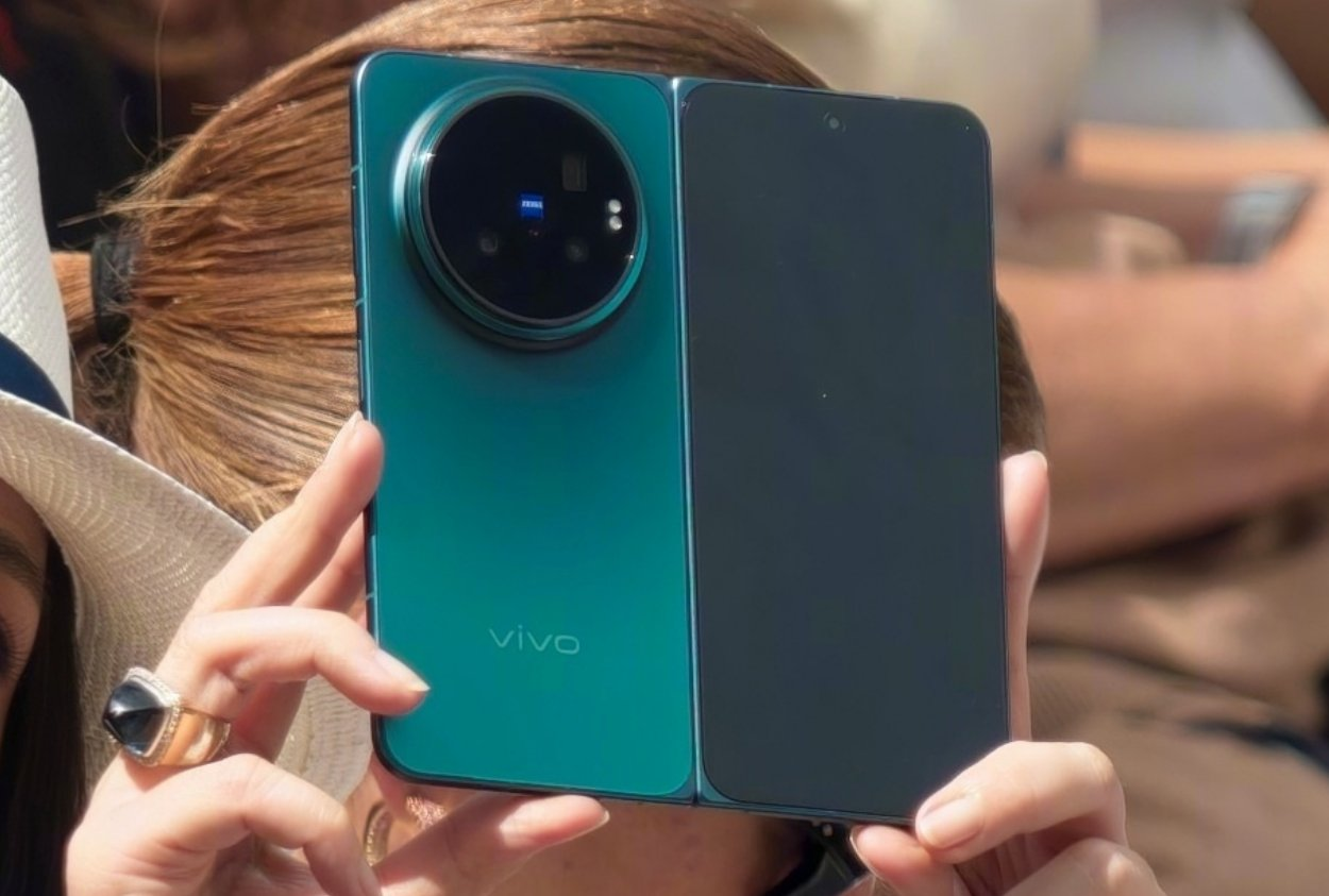 Vivo X Fold 6 images